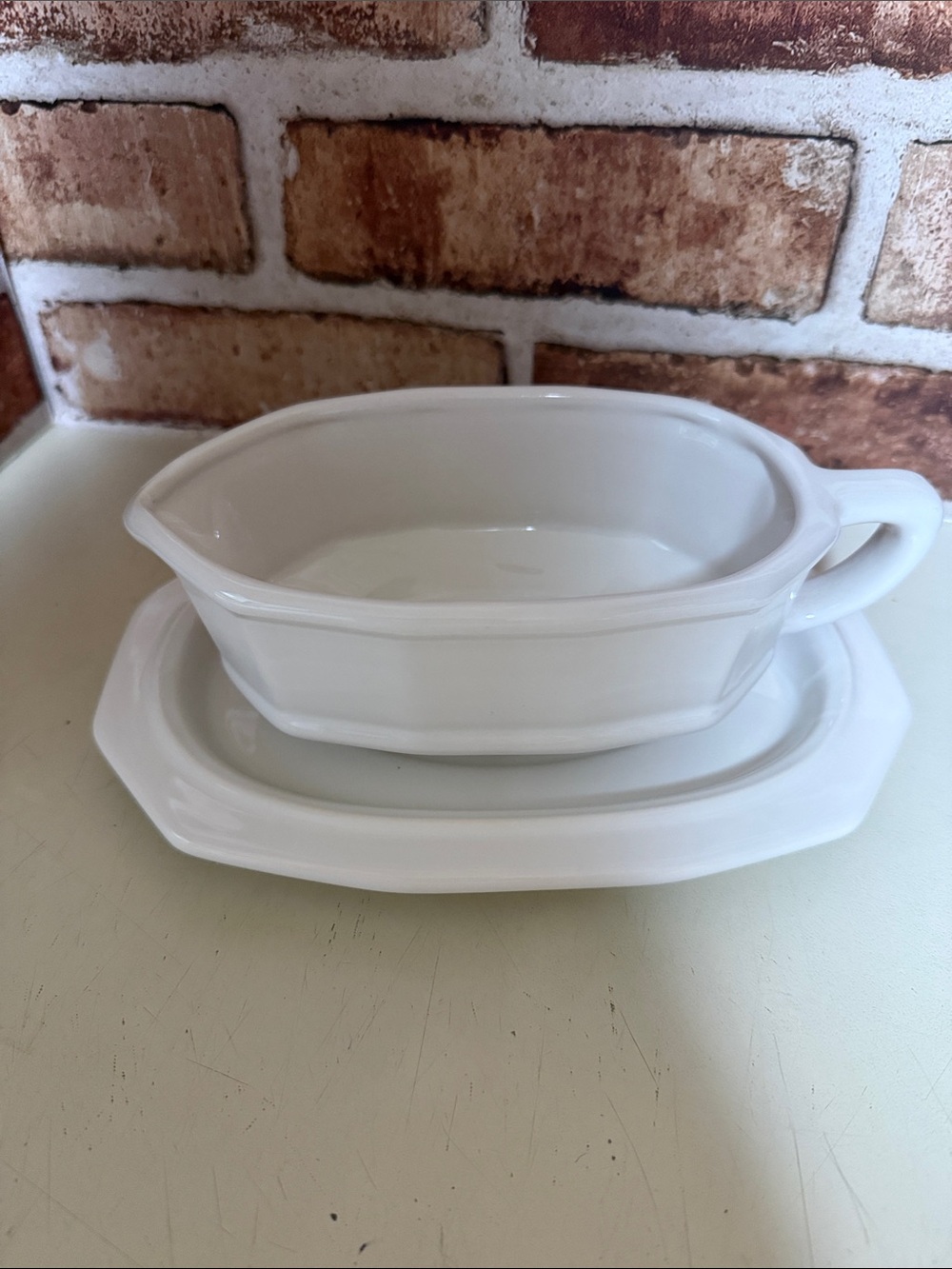 Pfaltzgraff White Ceramic Gravy Boat with Underplate